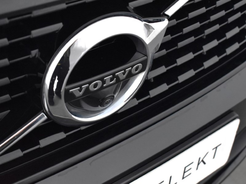 2018 (68) VOLVO XC40 2.0 T4 R DESIGN 5dr AWD Geartronic 3378642