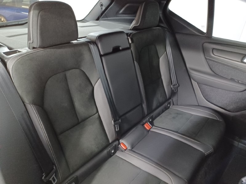 2018 (68) VOLVO XC40 2.0 T4 R DESIGN 5dr AWD Geartronic 3378610