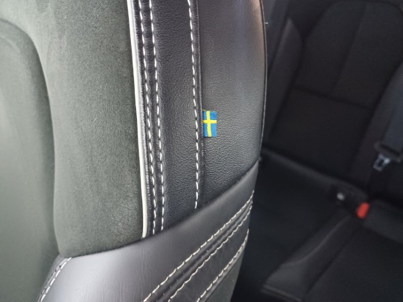 2018 (68) VOLVO XC40 2.0 T4 R DESIGN 5dr AWD Geartronic 3378618