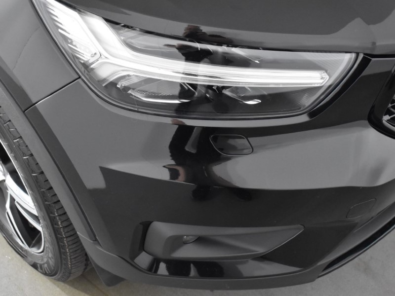 2018 (68) VOLVO XC40 2.0 T4 R DESIGN 5dr AWD Geartronic 3378644