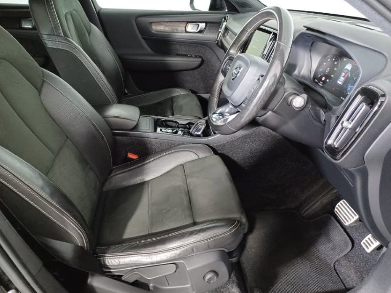 2018 (68) VOLVO XC40 2.0 T4 R DESIGN 5dr AWD Geartronic 3378606