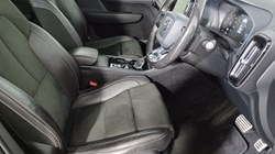 2018 (68) VOLVO XC40 2.0 T4 R DESIGN 5dr AWD Geartronic 3378606