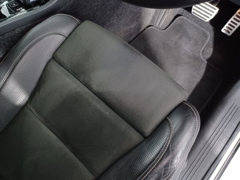 2018 (68) VOLVO XC40 2.0 T4 R DESIGN 5dr AWD Geartronic 3378607