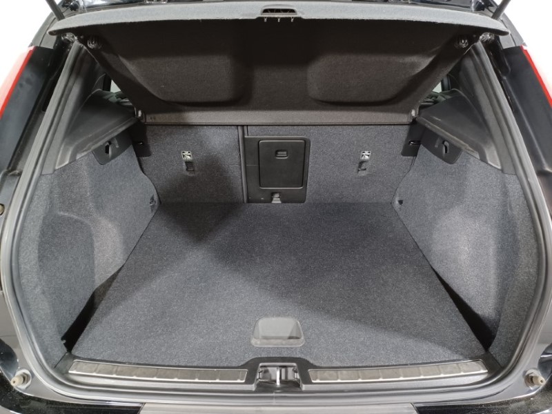 2018 (68) VOLVO XC40 2.0 T4 R DESIGN 5dr AWD Geartronic 3378613