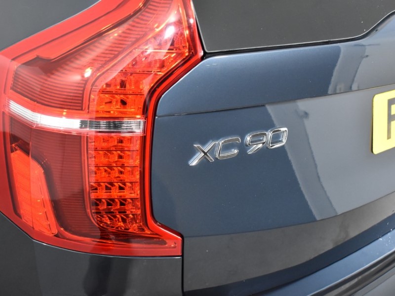 2022 (22) VOLVO XC90 2.0 B5P [250] Momentum 5dr AWD Gtron 3365613