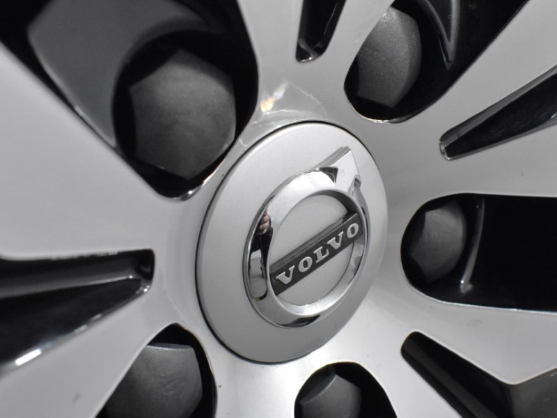 2022 (22) VOLVO XC90 2.0 B5P [250] Momentum 5dr AWD Gtron 3365609
