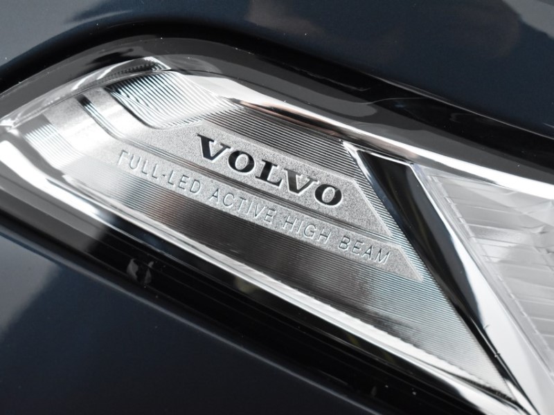 2022 (22) VOLVO XC90 2.0 B5P [250] Momentum 5dr AWD Gtron 3365618