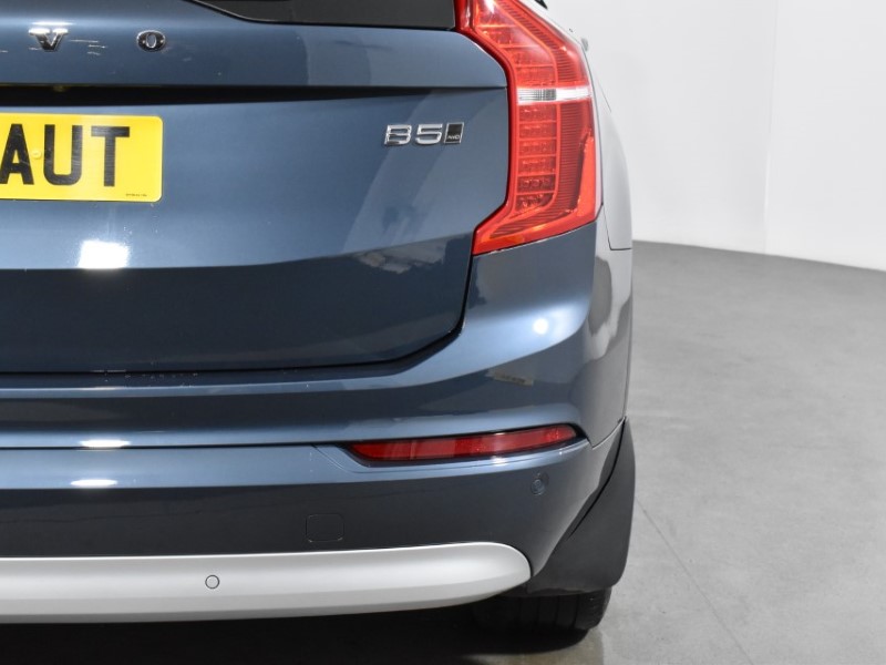 2022 (22) VOLVO XC90 2.0 B5P [250] Momentum 5dr AWD Gtron 3365614