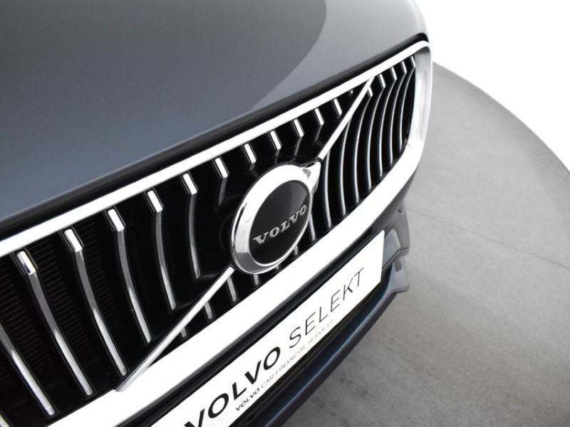 2022 (22) VOLVO XC90 2.0 B5P [250] Momentum 5dr AWD Gtron 3365620