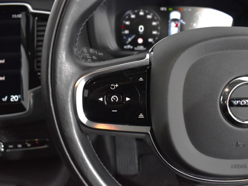 2022 (22) VOLVO XC90 2.0 B5P [250] Momentum 5dr AWD Gtron 3365607