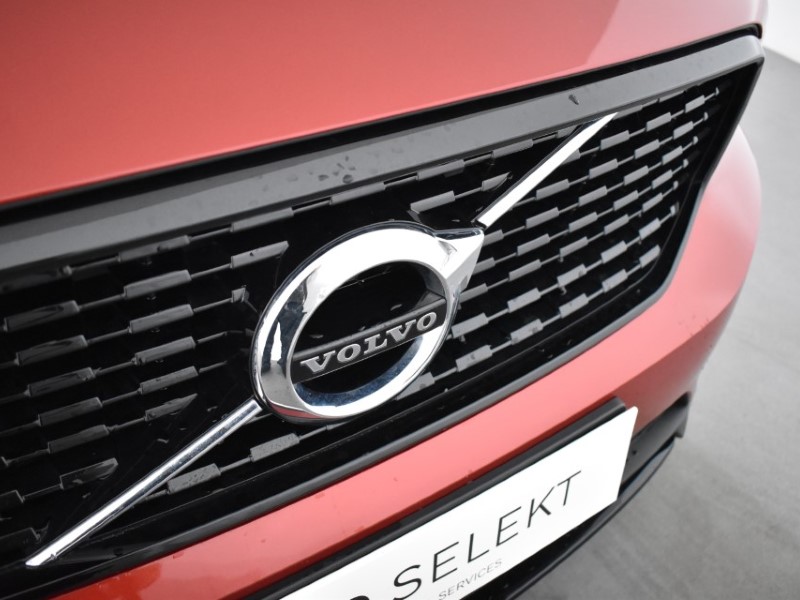 2021 (21) VOLVO XC40 1.5 T3 [163] R DESIGN 5dr 3429589
