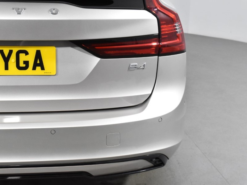 2023 (23) VOLVO V90 2.0 B4P Plus Dark 5dr Auto 3473175