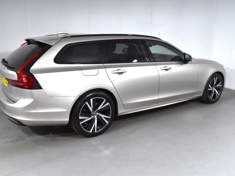 2023 (23) VOLVO V90 2.0 B4P Plus Dark 5dr Auto 3473131