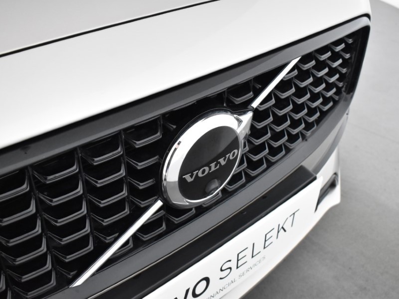 2023 (23) VOLVO V90 2.0 B4P Plus Dark 5dr Auto 3473183