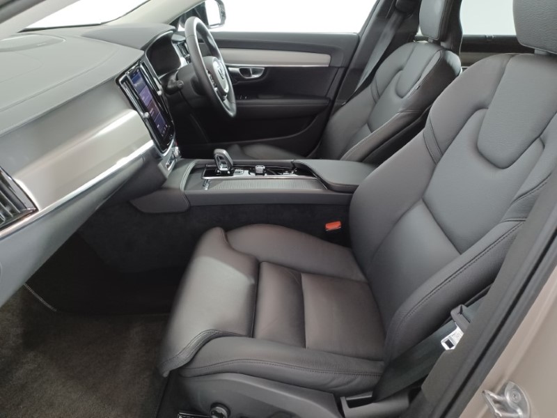 2023 (23) VOLVO V90 2.0 B4P Plus Dark 5dr Auto 3473148