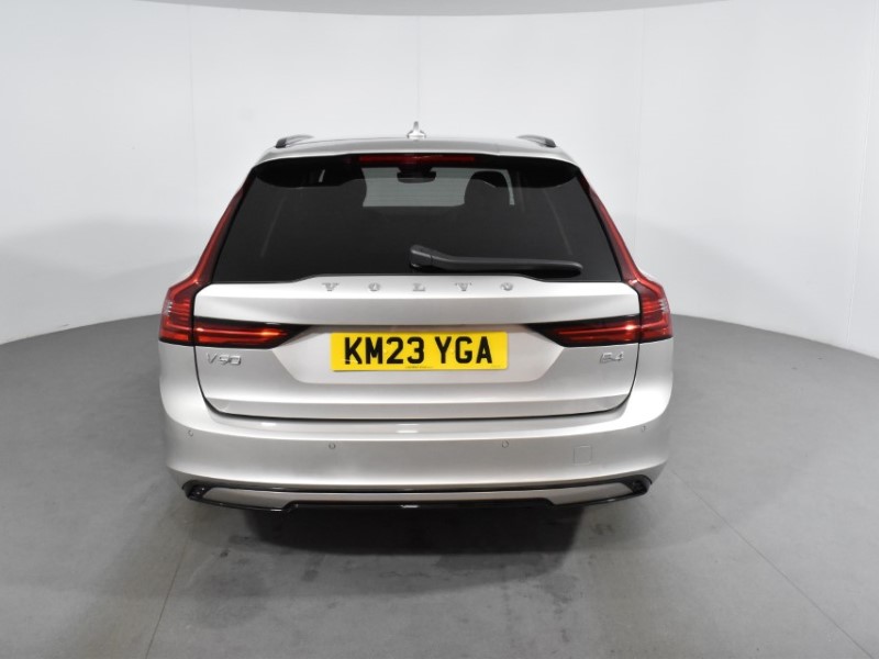 2023 (23) VOLVO V90 2.0 B4P Plus Dark 5dr Auto 3473132