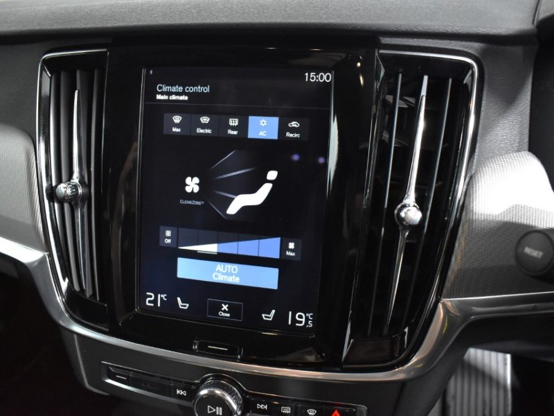 2017 (17) VOLVO S90 2.0 D4 Inscription 4dr Geartronic 3476797