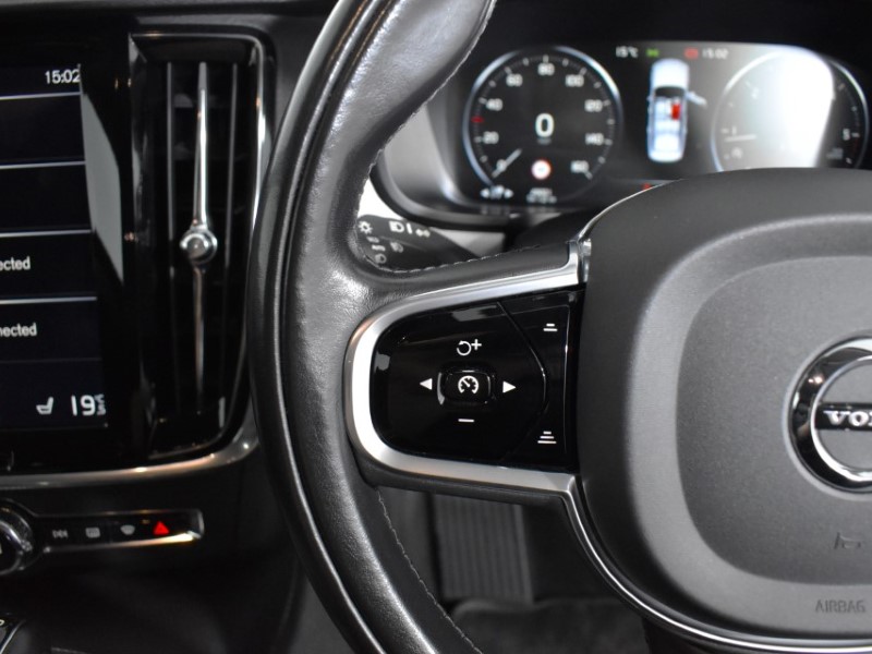 2017 (17) VOLVO S90 2.0 D4 Inscription 4dr Geartronic 3476805