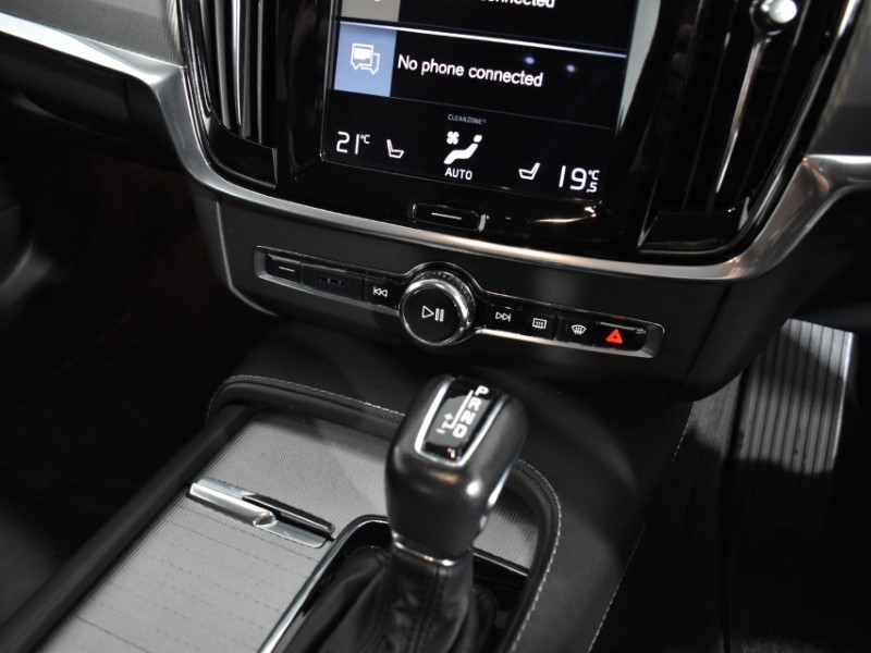 2017 (17) VOLVO S90 2.0 D4 Inscription 4dr Geartronic 3476801