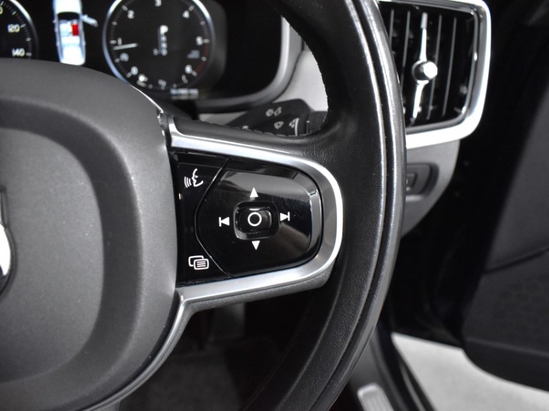 2017 (17) VOLVO S90 2.0 D4 Inscription 4dr Geartronic 3476806