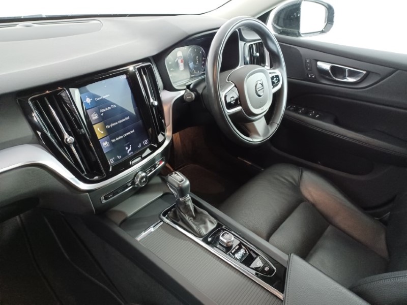 2019 (68) VOLVO V60 2.0 D4 [190] Momentum Pro 5dr Auto 3492930