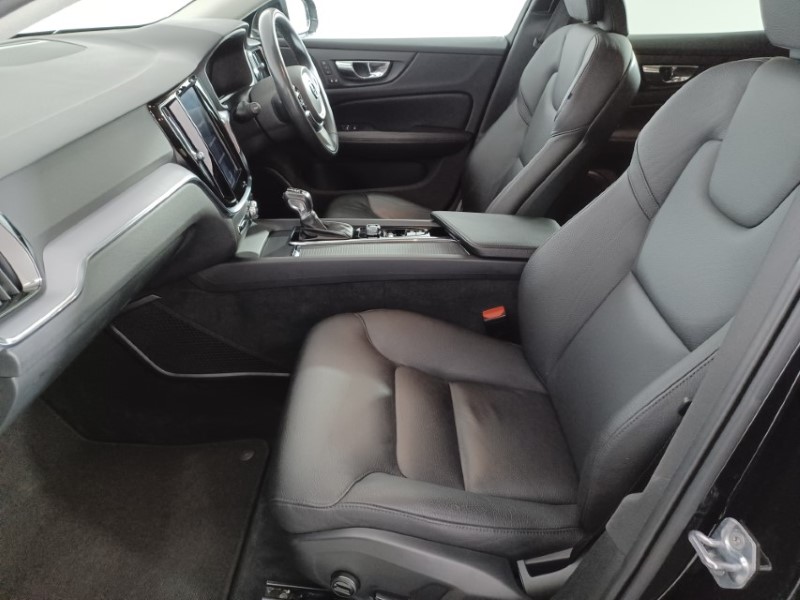 2019 (68) VOLVO V60 2.0 D4 [190] Momentum Pro 5dr Auto 3492929