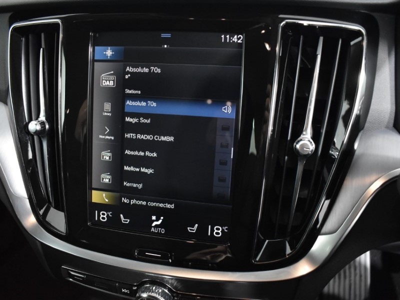 2019 (68) VOLVO V60 2.0 D4 [190] Momentum Pro 5dr Auto 3492942