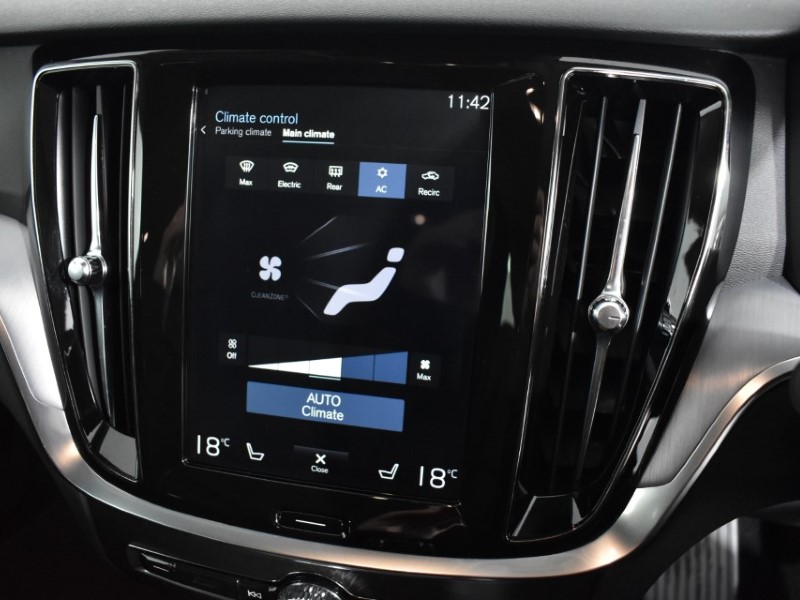 2019 (68) VOLVO V60 2.0 D4 [190] Momentum Pro 5dr Auto 3492943