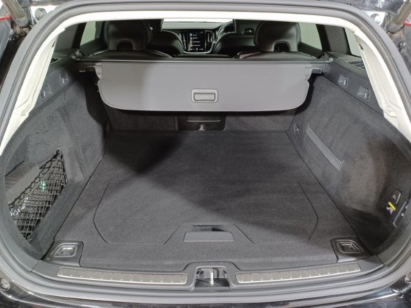 2019 (68) VOLVO V60 2.0 D4 [190] Momentum Pro 5dr Auto 3492924