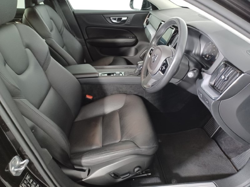 2019 (68) VOLVO V60 2.0 D4 [190] Momentum Pro 5dr Auto 3492918
