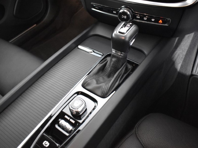 2019 (68) VOLVO V60 2.0 D4 [190] Momentum Pro 5dr Auto 3492950