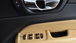 2017 (67) VOLVO XC60 2.0 D4 Momentum 5dr AWD Geartronic 3494596
