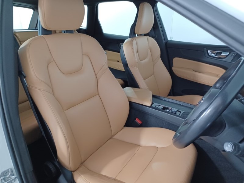 2017 (67) VOLVO XC60 2.0 D4 Momentum 5dr AWD Geartronic 3494571