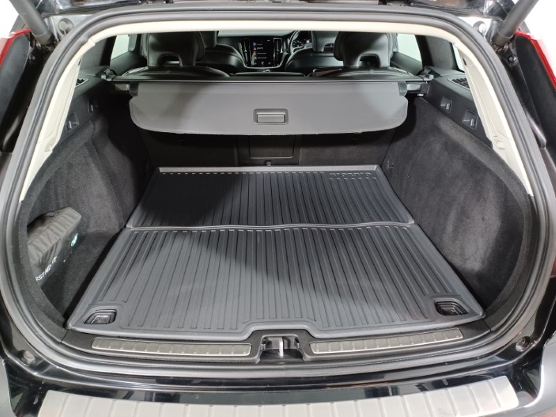 2018 (68) VOLVO V60 2.0 D3 Momentum 5dr 3501242