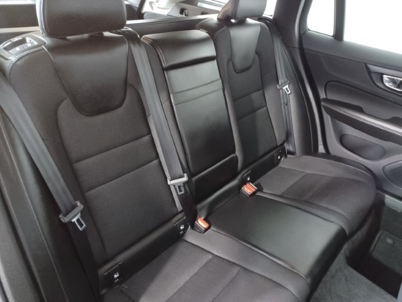 2018 (68) VOLVO V60 2.0 D3 Momentum 5dr 3501239