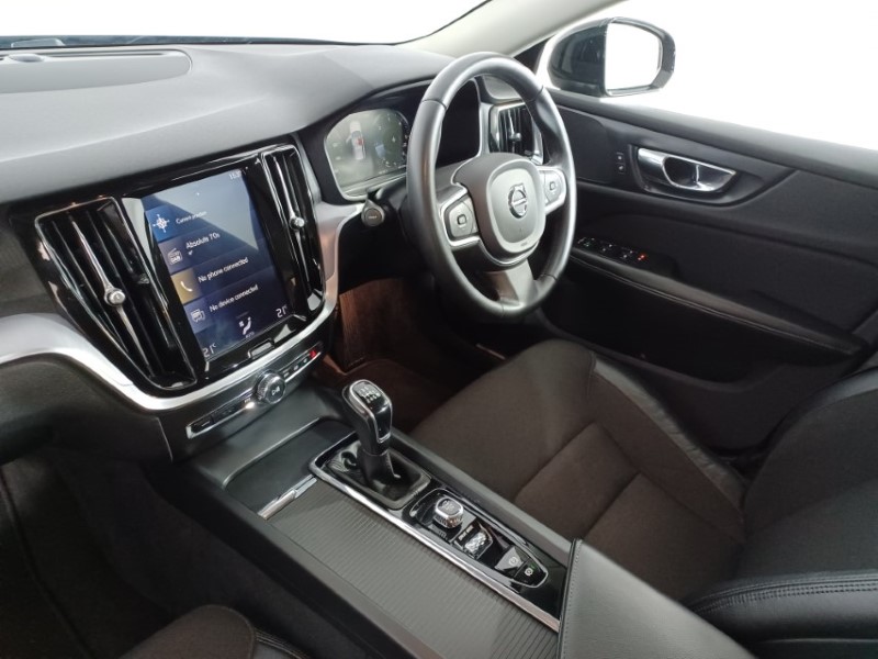 2018 (68) VOLVO V60 2.0 D3 Momentum 5dr 3501245