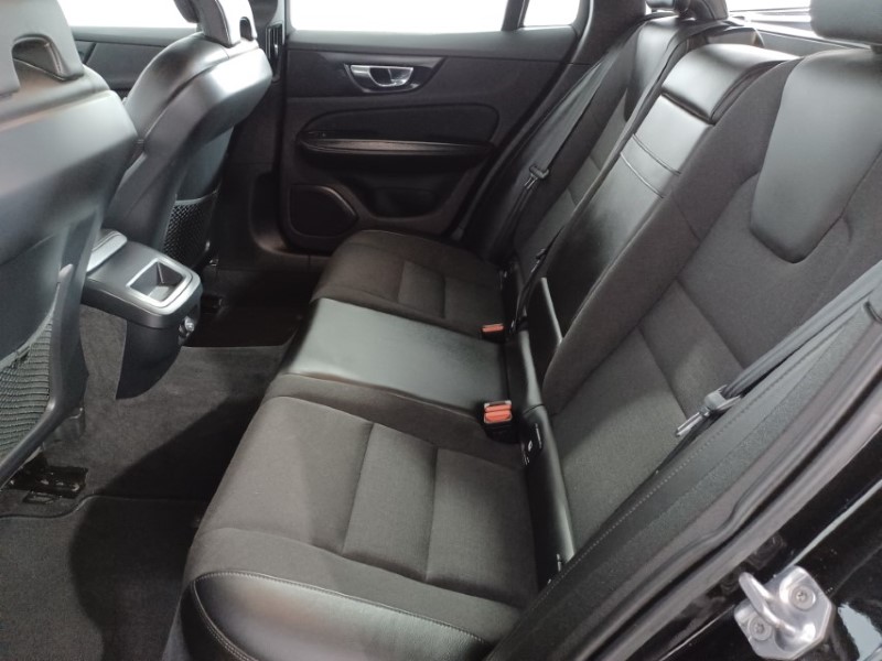 2018 (68) VOLVO V60 2.0 D3 Momentum 5dr 3501247