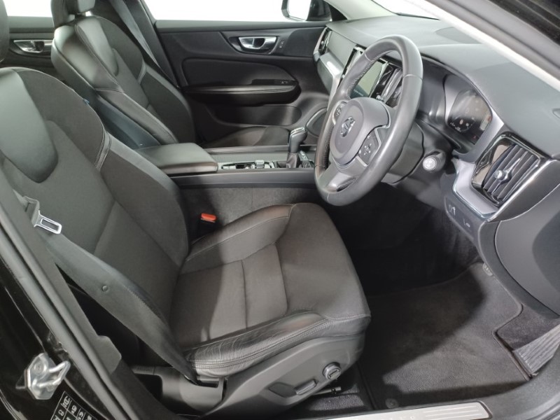 2018 (68) VOLVO V60 2.0 D3 Momentum 5dr 3501236