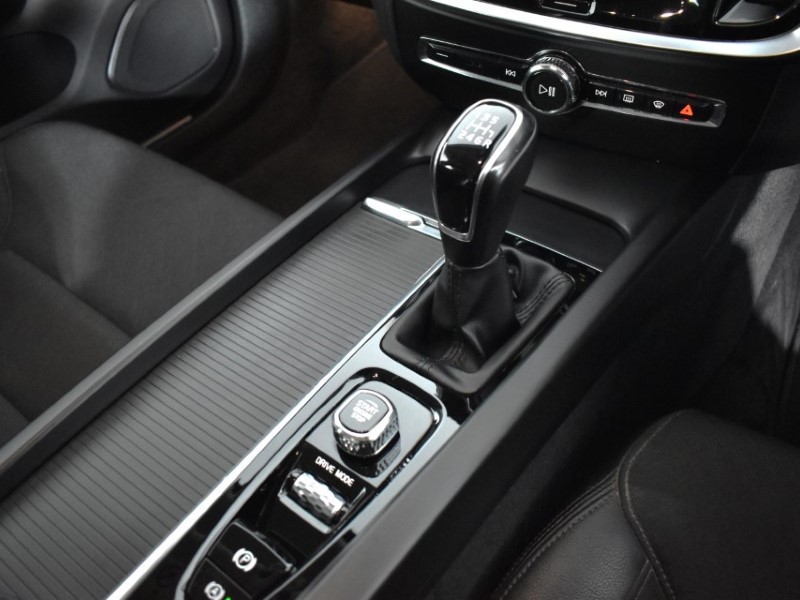 2018 (68) VOLVO V60 2.0 D3 Momentum 5dr 3501259