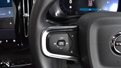 2023 (73) VOLVO XC40 2.0 B4P Ultimate Dark 5dr Auto 3503927