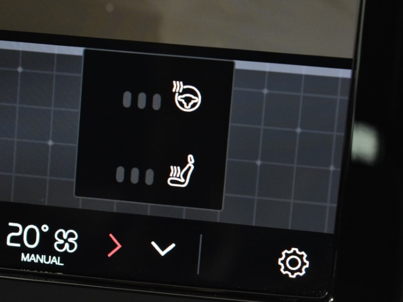 2023 (73) VOLVO XC40 2.0 B4P Ultimate Dark 5dr Auto 3503921