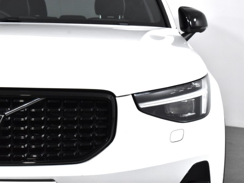 2023 (73) VOLVO XC40 2.0 B4P Ultimate Dark 5dr Auto 3503941