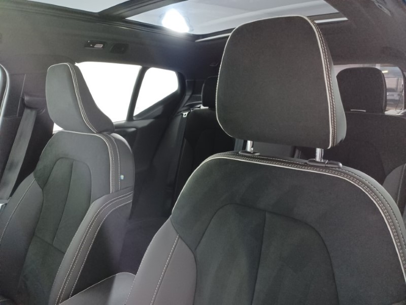 2023 (73) VOLVO XC40 2.0 B4P Ultimate Dark 5dr Auto 3503910