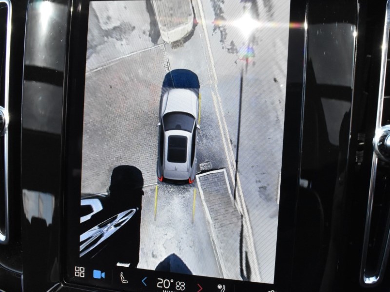 2023 (73) VOLVO XC40 2.0 B4P Ultimate Dark 5dr Auto 3503942