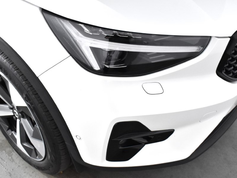 2023 (73) VOLVO XC40 2.0 B4P Ultimate Dark 5dr Auto 3503938