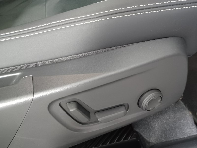 2023 (73) VOLVO XC40 2.0 B4P Ultimate Dark 5dr Auto 3503896