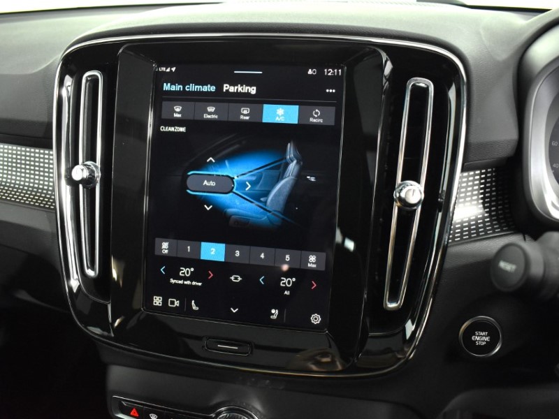 2023 (73) VOLVO XC40 2.0 B4P Ultimate Dark 5dr Auto 3503920