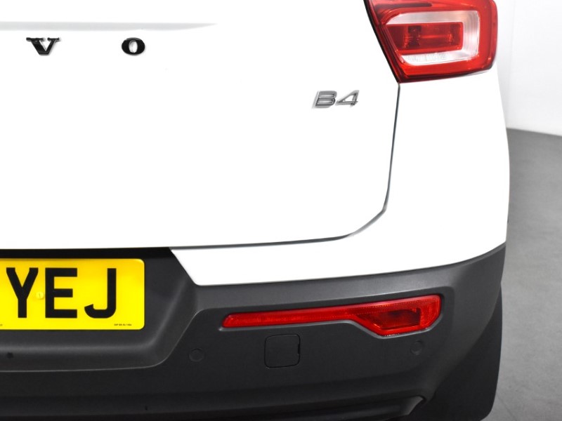 2023 (73) VOLVO XC40 2.0 B4P Ultimate Dark 5dr Auto 3503931