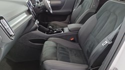 2023 (73) VOLVO XC40 2.0 B4P Ultimate Dark 5dr Auto 3503908