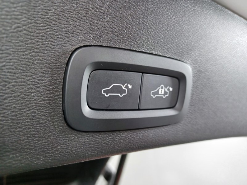 2023 (73) VOLVO XC40 2.0 B4P Ultimate Dark 5dr Auto 3503906